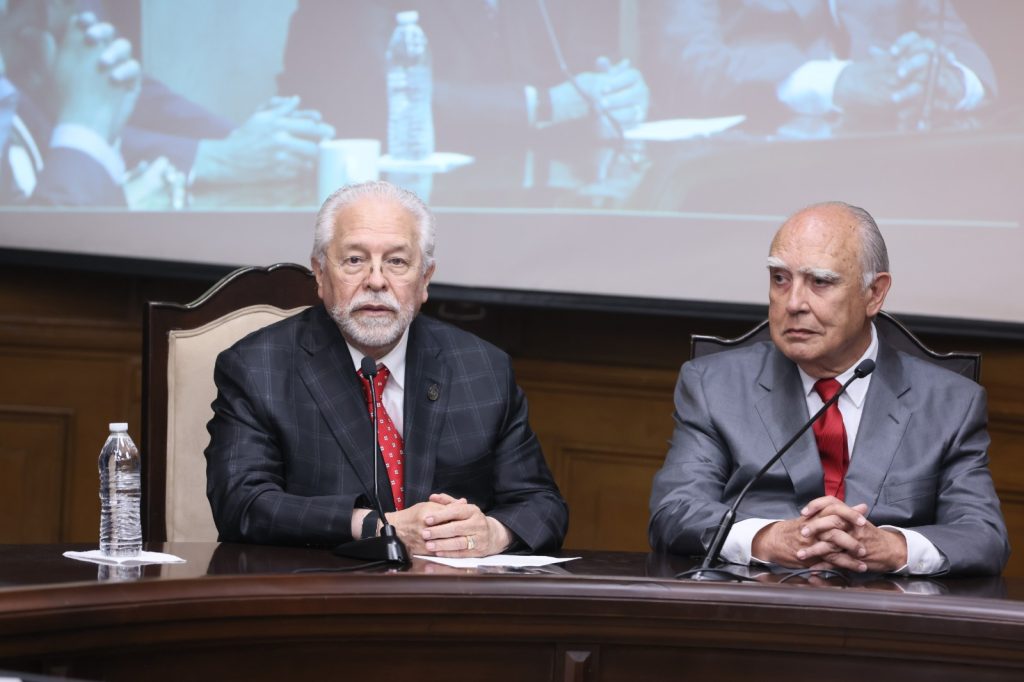 autoridades-rinden-homenaje-en-monterrey-con-conversatorio-sobre-Antonio-L.-Rodríguez