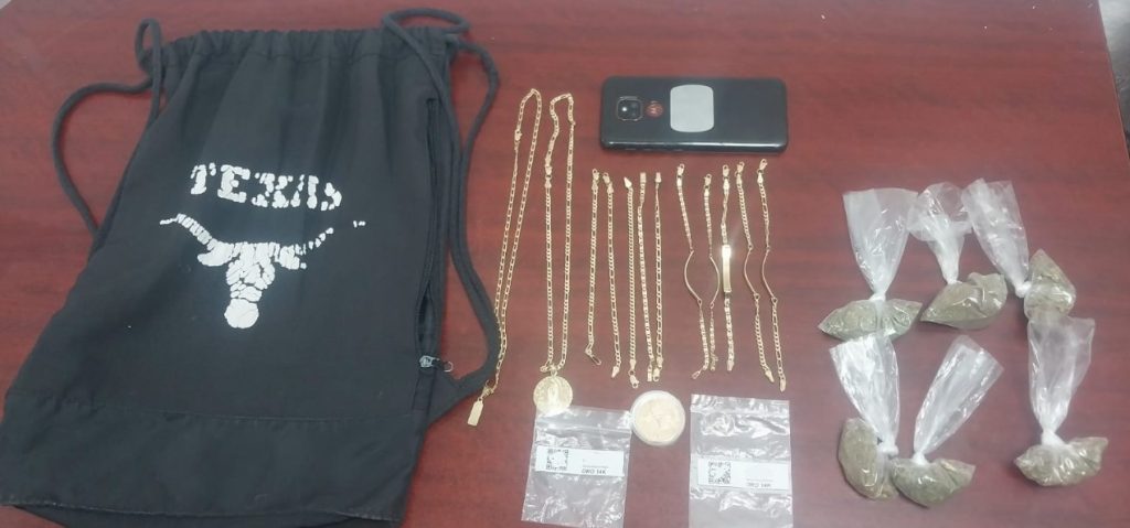 policía-de-monterrey-detiene-avendedor-de-cadenas-falsas