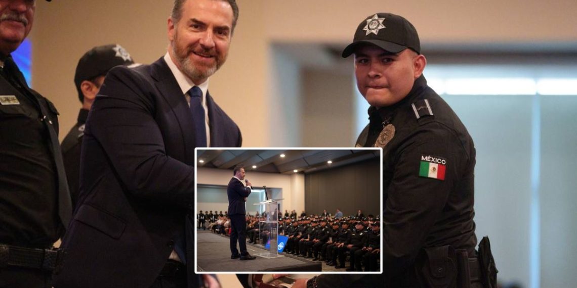 decoración-a-la-policía-de-monterrey-con-reconocimiento-a-115-elementos