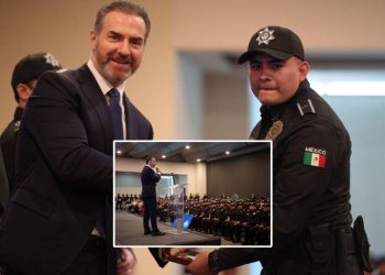 decoración-a-la-policía-de-monterrey-con-reconocimiento-a-115-elementos