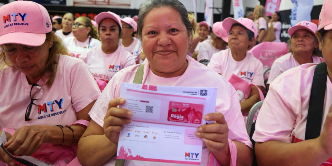 Adrián de la Garza, Gaby Oyervides, Monterrey, mujeres regias, Tarjeta Regia Plus