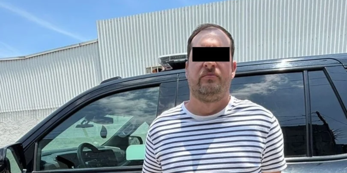 Policía de Monterrey recupera camioneta robada